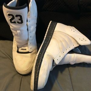 Nike Air Jordan Men’s Basketball Shoes Size 13